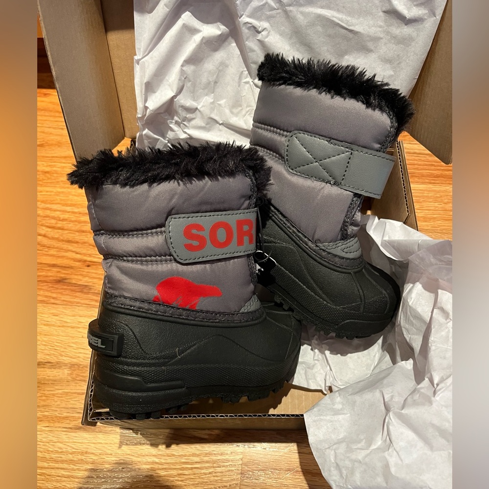 SOREL Childrens Snow Commander Boots Size 8 NWT